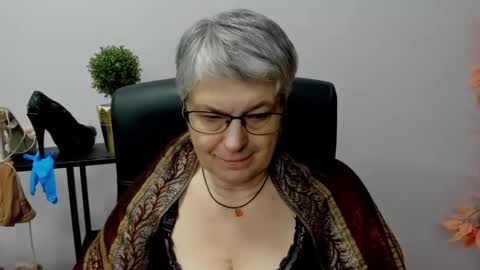 Snapshot of iris_xdesire chatting on 01/03/25, 01:14 I R I S online show from 01/03/25, 01:14