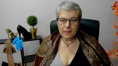 Snapshot of iris_xdesire chatting on 01/10/25, 01:52 I R I S online show from 01/10/25, 01:52