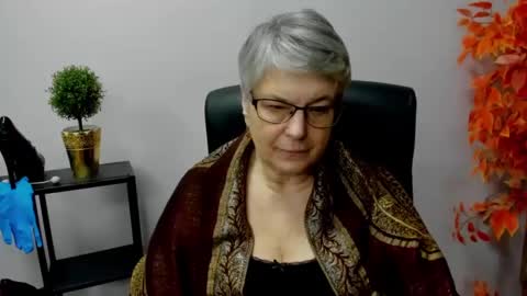 Snapshot of iris_xdesire chatting on 01/16/25, 11:04 I R I S online show from 01/16/25, 11:04