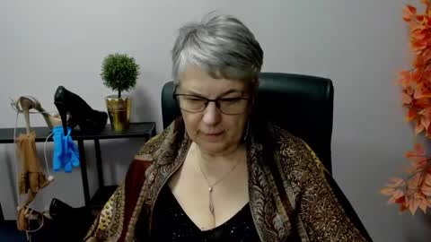 Snapshot of iris_xdesire chatting on 02/21/25, 01:33 I R I S online show from 02/21/25, 01:33
