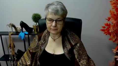 Snapshot of iris_xdesire chatting on 02/24/25, 07:11 I R I S online show from 02/24/25, 07:11
