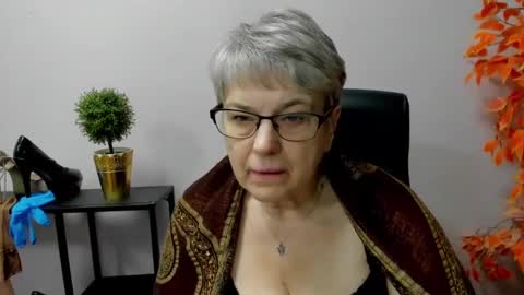 Snapshot of iris_xdesire chatting on 03/11/25, 11:12 I R I S online show from 03/11/25, 11:12