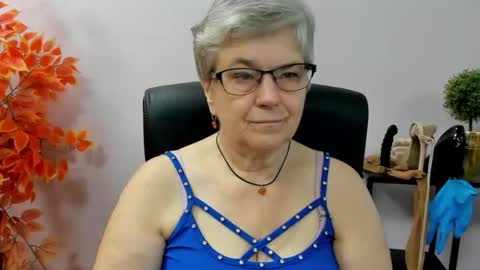 Snapshot of iris_xdesire chatting on 09/18/25, 06:26 I R I S online show from 09/18/25, 06:26