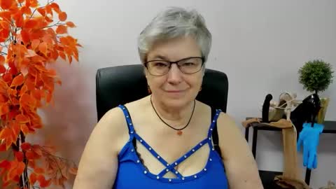 Snapshot of iris_xdesire chatting on 09/24/25, 07:12 I R I S online show from 09/24/25, 07:12