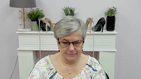 I R I S online show from 01/13/26, 07:02