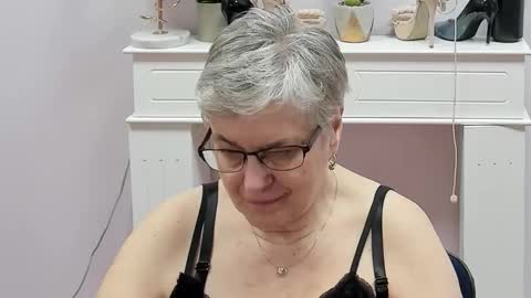 Snapshot of iris_xdesire chatting on 03/20/26, 07:13 I R I S online show from 03/20/26, 07:13