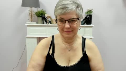 Snapshot of iris_xdesire chatting on 03/24/26, 07:02 I R I S online show from 03/24/26, 07:02