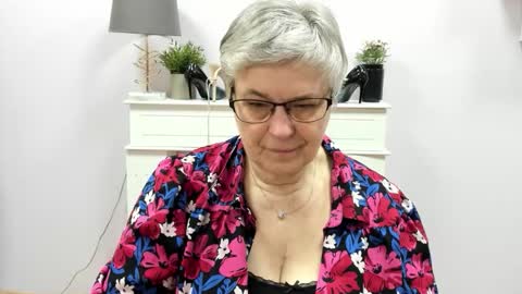 Snapshot of iris_xdesire chatting on 03/25/26, 07:14 I R I S online show from 03/25/26, 07:14