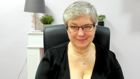 Snapshot of iris_xdesire chatting on 04/10/26, 06:51 I R I S online show from 04/10/26, 06:51