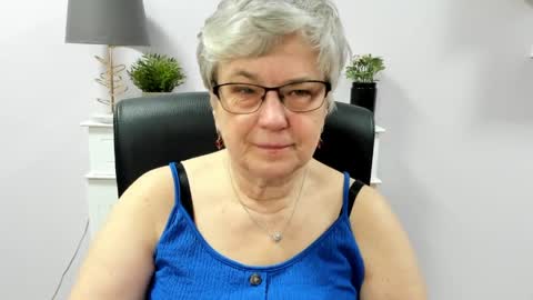 Snapshot of iris_xdesire chatting on 04/16/26, 06:14 I R I S online show from 04/16/26, 06:14