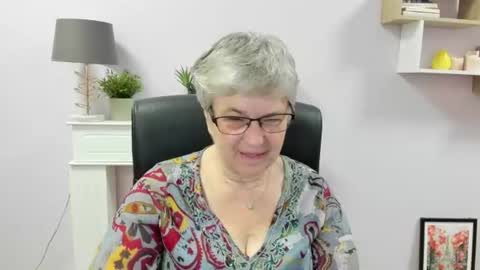 Snapshot of iris_xdesire chatting on 06/22/26, 06:10 I R I S online show from 06/22/26, 06:10
