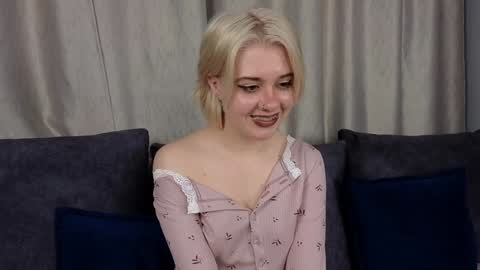 Snapshot of irisbarrington chatting on 12/04/24, 05:22 Iris Day Maya night online show from 12/04/24, 05:22