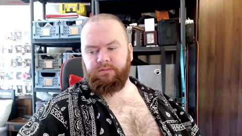 Snapshot of irishdaddy24 chatting on 09/22/25, 12:40 twitter theirishman205 online show from 09/22/25, 12:40