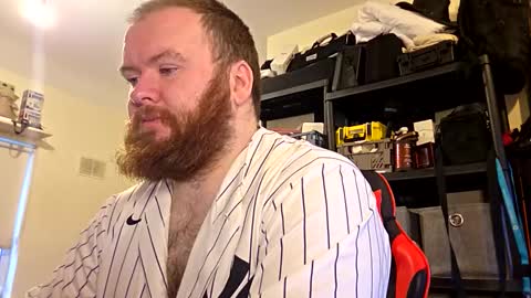 Snapshot of irishdaddy24 chatting on 12/20/25, 10:33 twitter theirishman205 online show from 12/20/25, 10:33