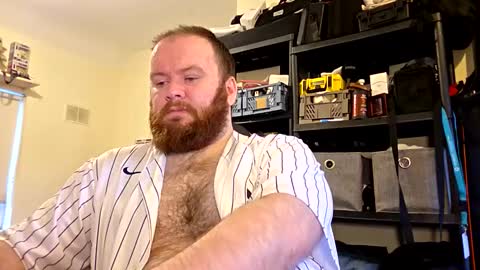 Snapshot of irishdaddy24 chatting on 12/21/25, 02:24 twitter theirishman205 online show from 12/21/25, 02:24