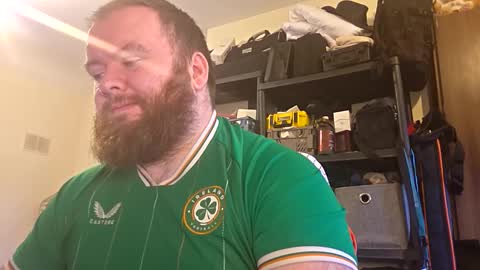 twitter theirishman205 online show from 12/22/25, 12:57