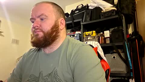 Snapshot of irishdaddy24 chatting on 01/05/26, 06:33 twitter theirishman205 online show from 01/05/26, 06:33