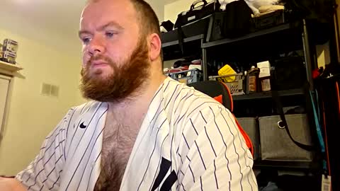 Snapshot of irishdaddy24 chatting on 01/12/26, 06:46 twitter theirishman205 online show from 01/12/26, 06:46