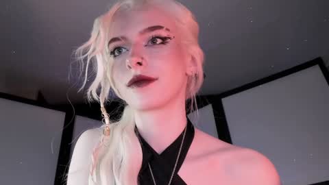 Snapshot of irisice chatting on 01/26/25, 11:29 Miss Iris Fansly Miss Iris new inst.  online show from 01/26/25, 11:29