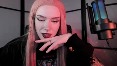 Snapshot of irisice chatting on 02/20/25, 02:02 Miss Iris Fansly Miss Iris new inst.  online show from 02/20/25, 02:02