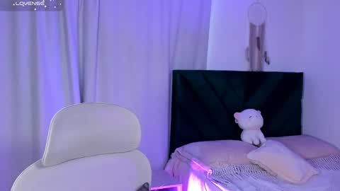 Iris Moira  online show from 04/28/26, 11:37