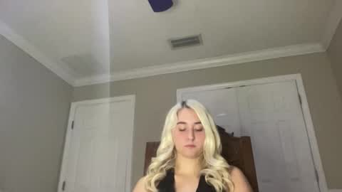 Irispink1 online show from 12/16/25, 01:54