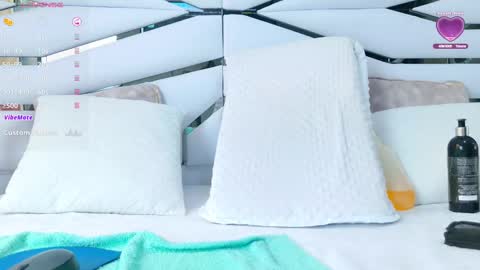 Snapshot of irissross chatting on 02/25/25, 05:36 Iris online show from 02/25/25, 05:36