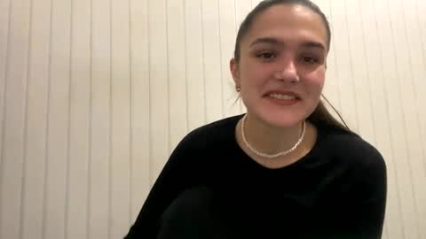 irisss31 online show from 12/19/24, 07:07
