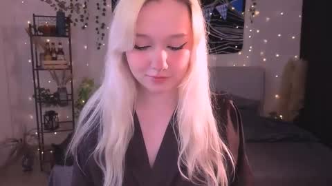 Snapshot of irma_bell chatting on 10/03/25, 12:18 Irma online show from 10/03/25, 12:18