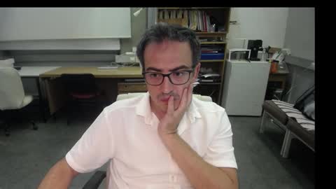 Snapshot of ironchrome chatting on 09/18/25, 04:58 IronChrome online show from 09/18/25, 04:58