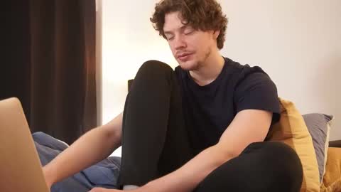 Snapshot of ironthud chatting on 01/16/26, 10:14 Sam online show from 01/16/26, 10:14