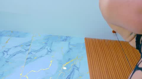 Sandy  online show from 11/20/25, 12:16