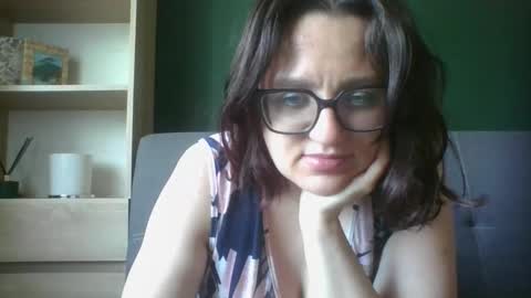 Paris online show from 05/22/26, 05:58