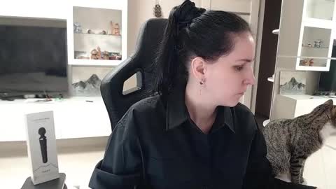 Snapshot of irwi_tomboy chatting on 01/20/25, 11:24 Irwi Tomboy online show from 01/20/25, 11:24