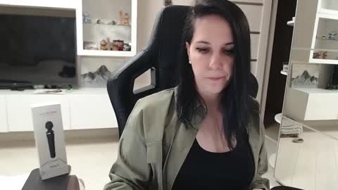 Snapshot of irwi_tomboy chatting on 01/25/25, 02:47 Irwi Tomboy online show from 01/25/25, 02:47