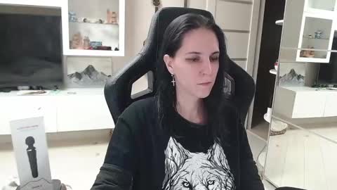 Snapshot of irwi_tomboy chatting on 02/14/25, 09:32 Irwi Tomboy online show from 02/14/25, 09:32