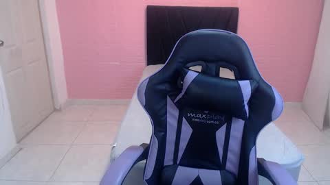 Snapshot of isa393887 chatting on 02/21/26, 10:44 isa393887 online show from 02/21/26, 10:44