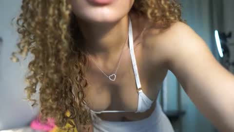 Snapshot of isa_____ chatting on 09/08/25, 06:40 isa_____ online show from 09/08/25, 06:40