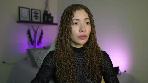 Snapshot of isa_____ chatting on 01/18/26, 11:19 isa_____ online show from 01/18/26, 11:19