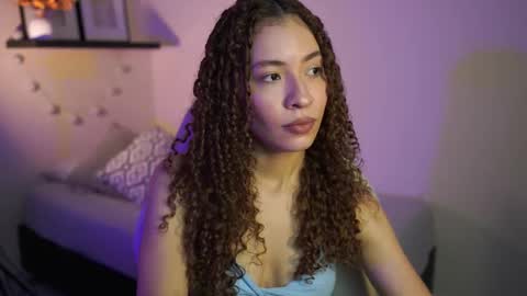 Snapshot of isa_____ chatting on 02/20/26, 01:24 isa_____ online show from 02/20/26, 01:24