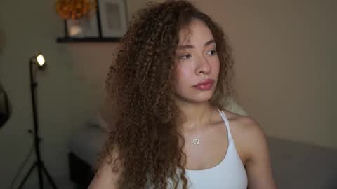 Snapshot of isa_____ chatting on 02/28/26, 02:01 isa_____ online show from 02/28/26, 02:01