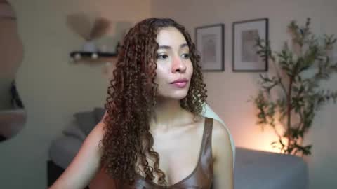 Snapshot of isa_____ chatting on 03/09/26, 09:30 isa_____ online show from 03/09/26, 09:30