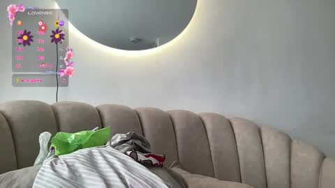 Snapshot of isa__fox_1 chatting on 05/06/26, 04:12 Isabella online show from 05/06/26, 04:12