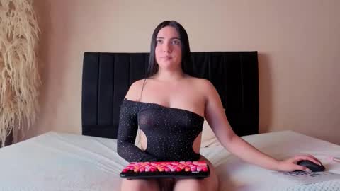 Snapshot of isa_and_nata chatting on 12/02/25, 01:17 Isa and Natasha online show from 12/02/25, 01:17