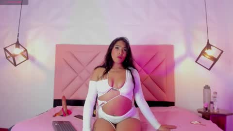 ISABELLA online show from 06/03/26, 10:37