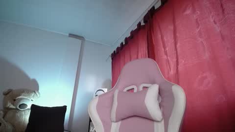 Isabella  online show from 10/07/25, 11:18