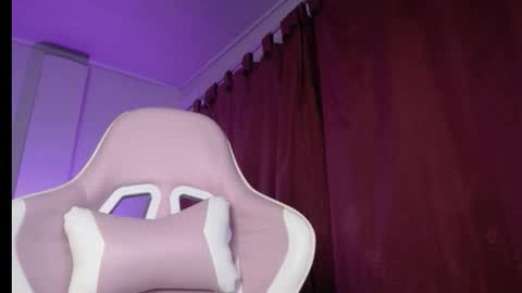 Isabella  online show from 11/26/25, 10:05