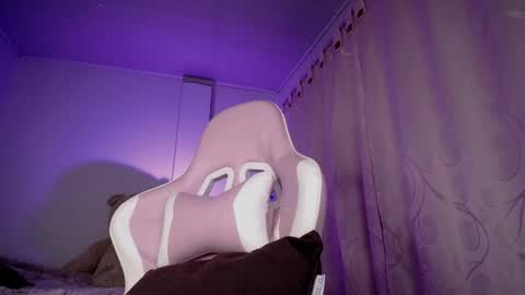 Snapshot of isa_emeralds chatting on 01/07/26, 10:51 Isabella online show from 01/07/26, 10:51