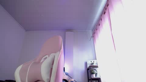 Snapshot of isa_emeralds chatting on 01/11/26, 03:39 Isabella online show from 01/11/26, 03:39