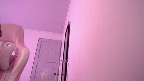 Snapshot of isa_emeralds chatting on 02/06/26, 02:42 Isabella online show from 02/06/26, 02:42